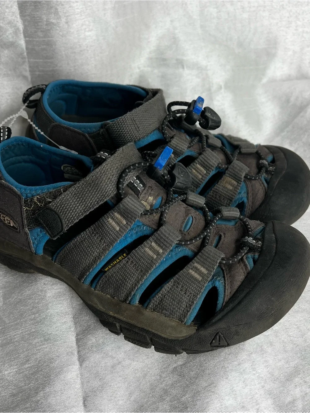 Big kid size 2 Keen Sandals blue/gray